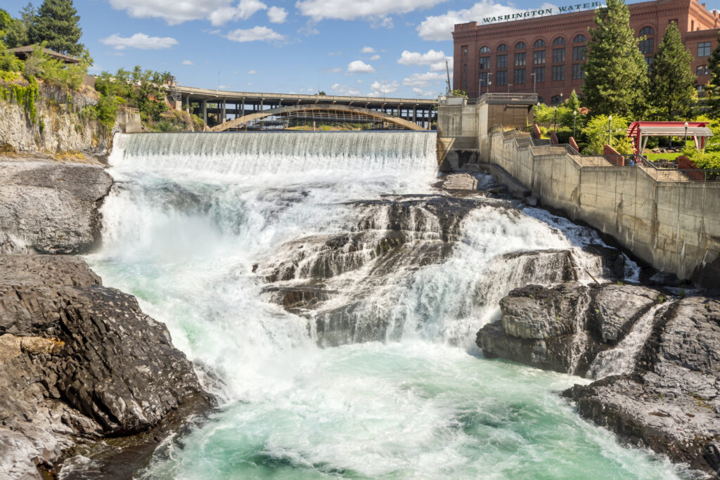 The Spokane Falls and water and power building at downtown Riverfront Park in Spokane, Washington, USA